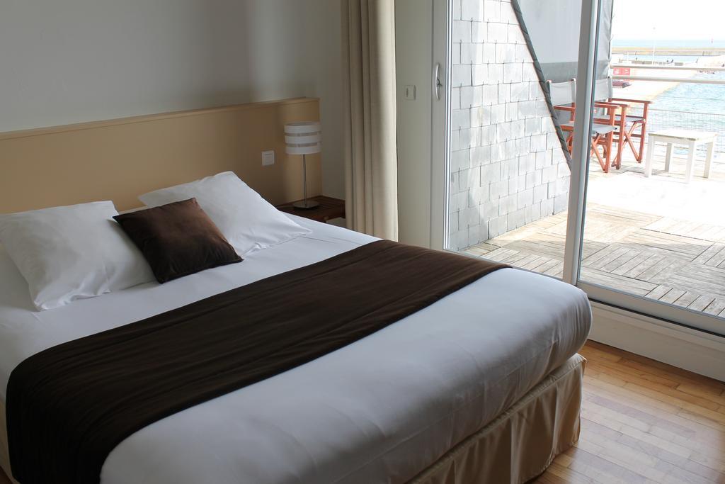 Hotel Le Poisson D'Avril Guilvinec Habitación foto